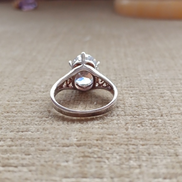 Oval Multi-faceted Cubic Zirconia Silver Ring - Picture 4 of 11
